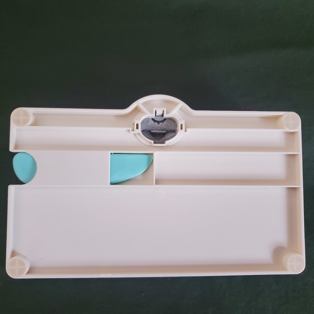We R Memory Keepers Envelope Punch Board - Picture 3 of 11